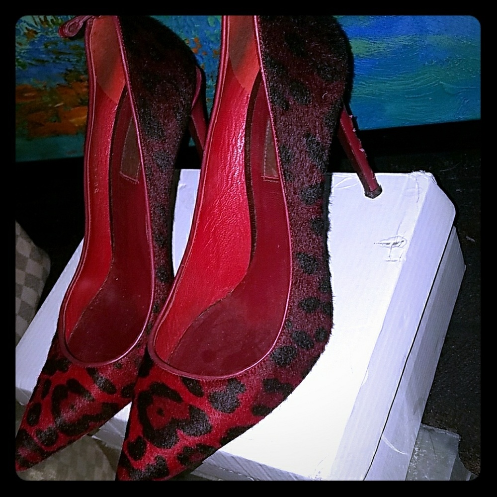 Pony hair Valentine pump
